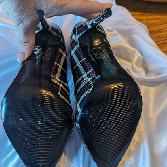 Heels - Picture 6 of 9